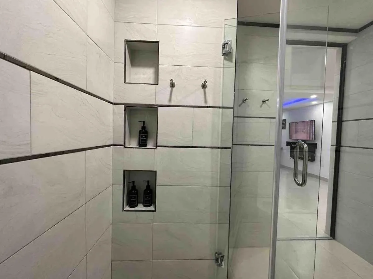 Luxury Condo - Pool In Kingston - G28 0*,  Τζαμάικα