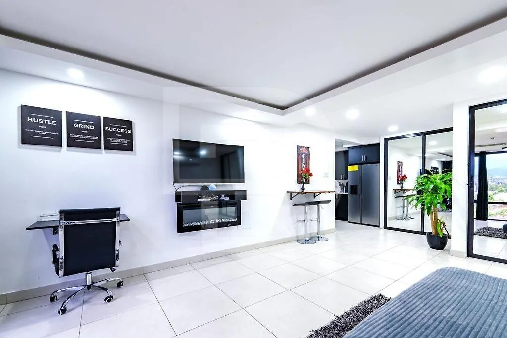 Διαμέρισμα Luxury Condo - Pool In Kingston - G28 Τζαμάικα