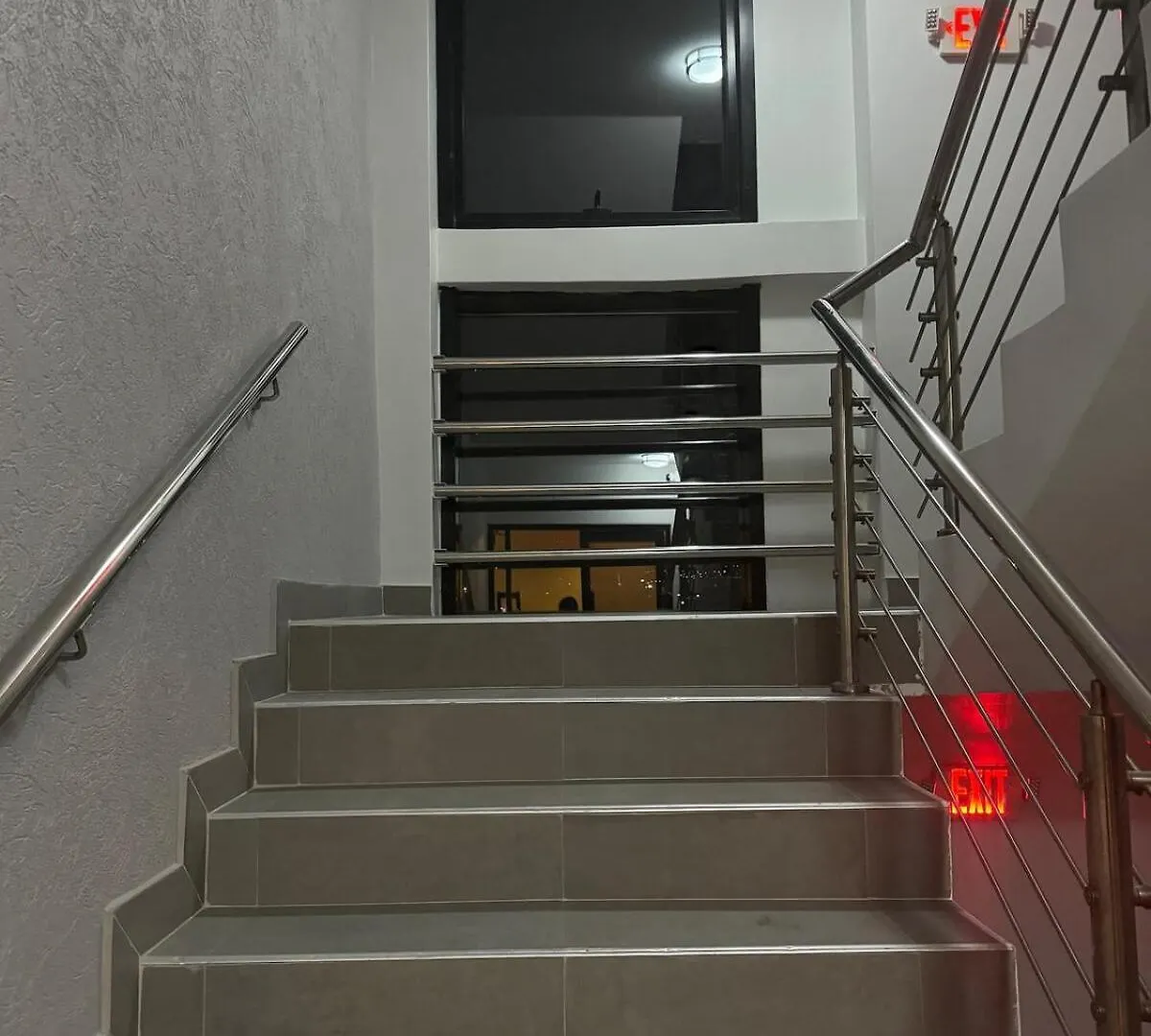 Luxury Condo - Pool In Kingston - G28 0*,