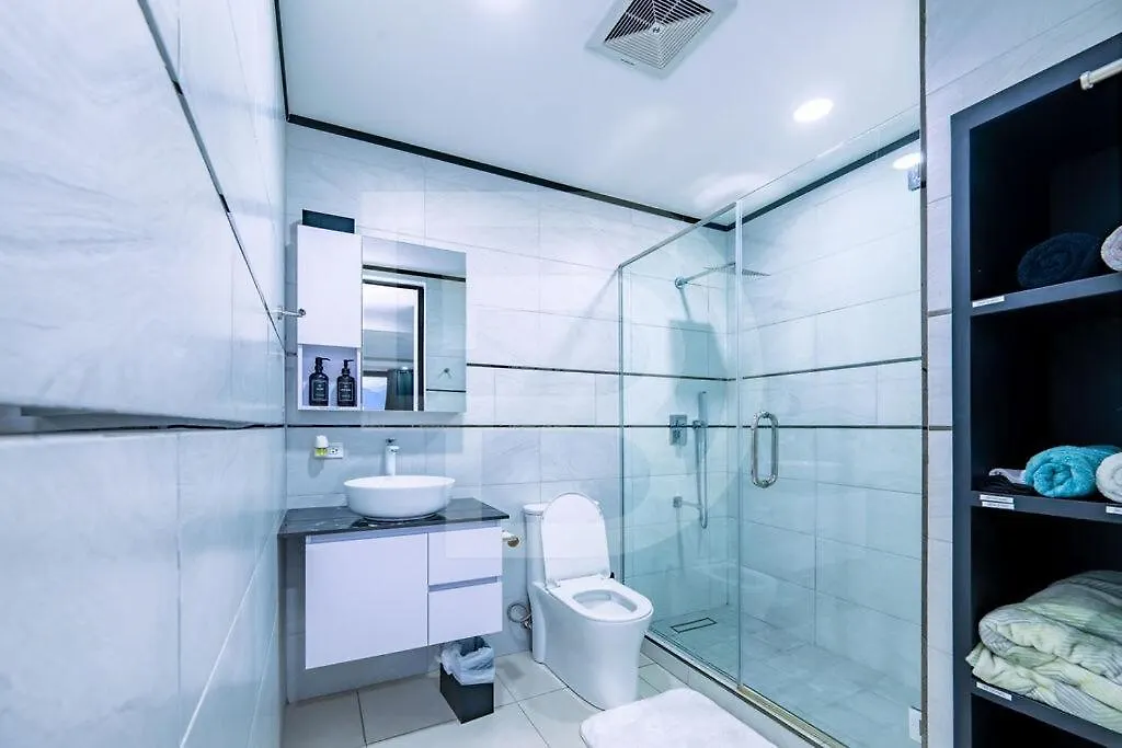 Luxury Condo - Pool In Kingston - G28