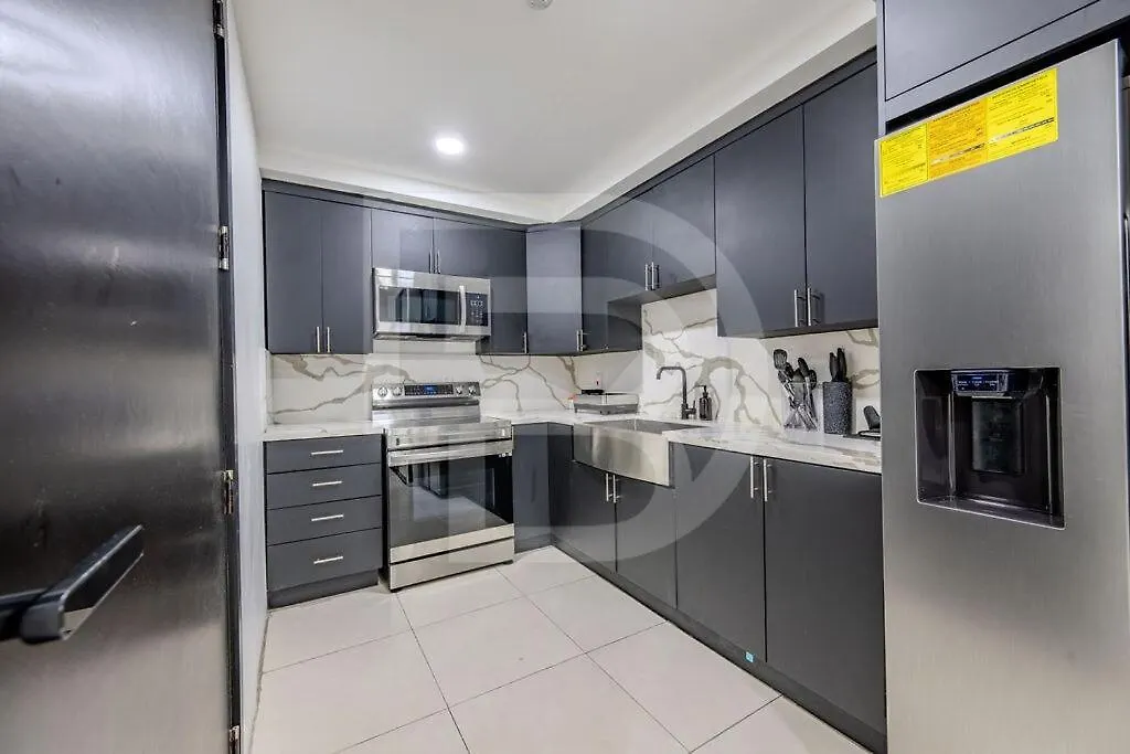 شقة Luxury Condo - Pool In Kingston - G28